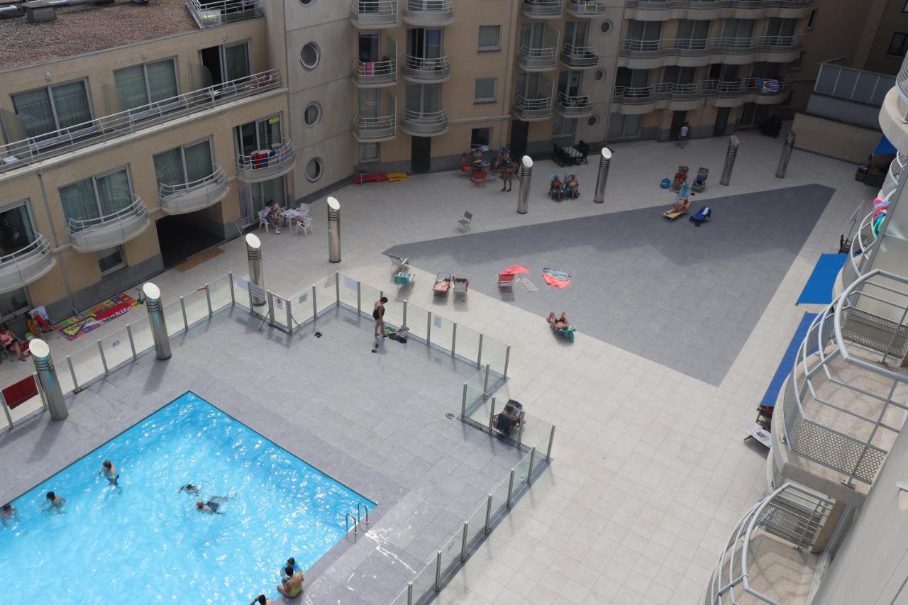 Appartement Met Zeezicht En Verwarmd Zwembad 오스텐드 외부 사진