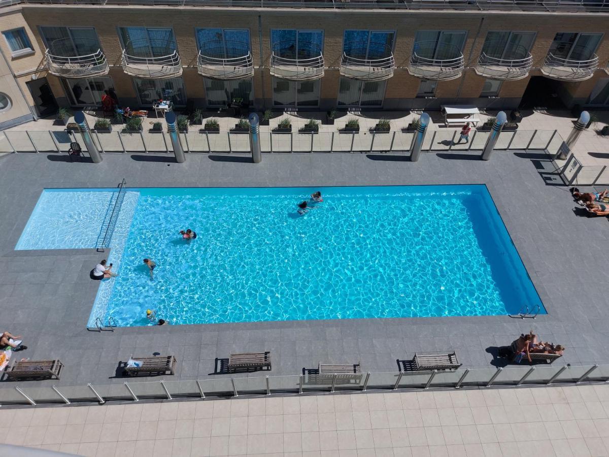 Appartement Met Zeezicht En Verwarmd Zwembad 오스텐드 외부 사진