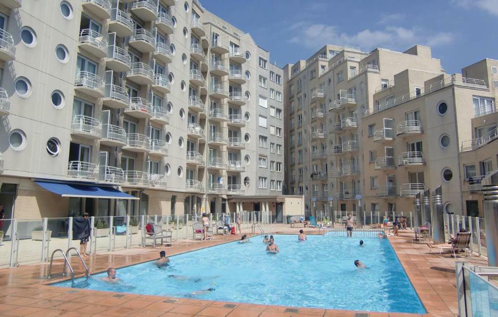 Appartement Met Zeezicht En Verwarmd Zwembad 오스텐드 외부 사진